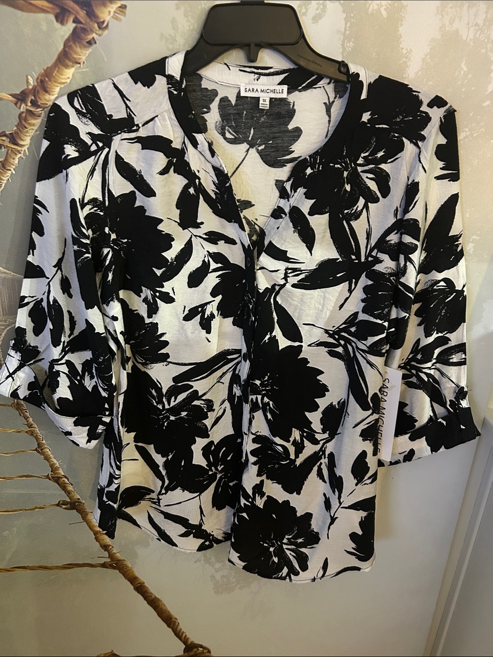 Sara Michelle Black & White Floral V-Neck Blouse